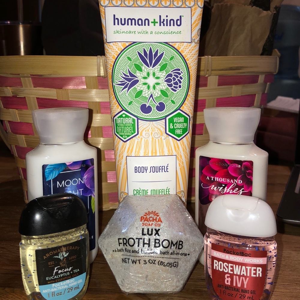 Bath and body bundle 🛀